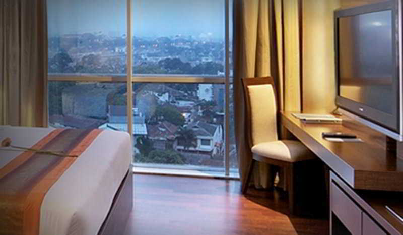 The Luxton Bandung Hotel Bagian luar foto